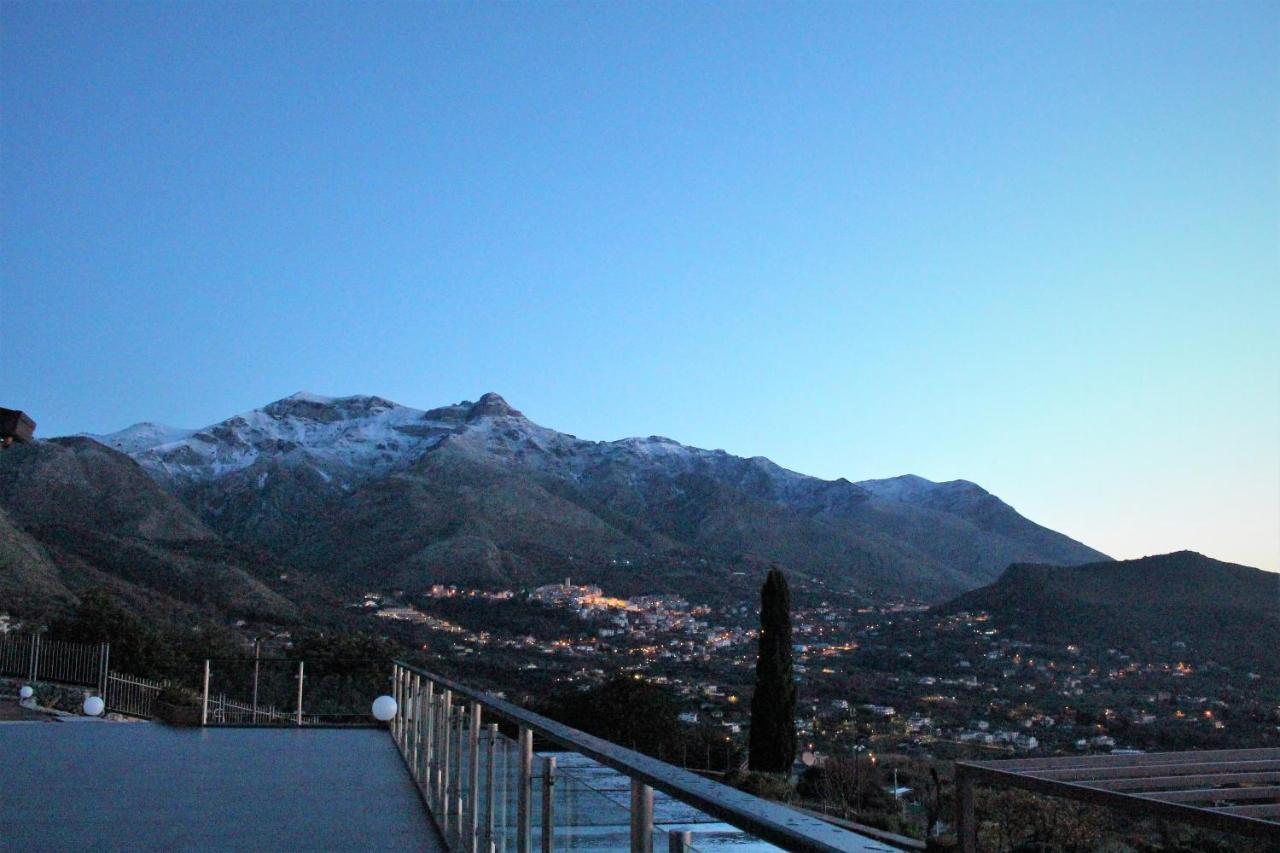 Villa Treglia B&B Formia Luaran gambar
