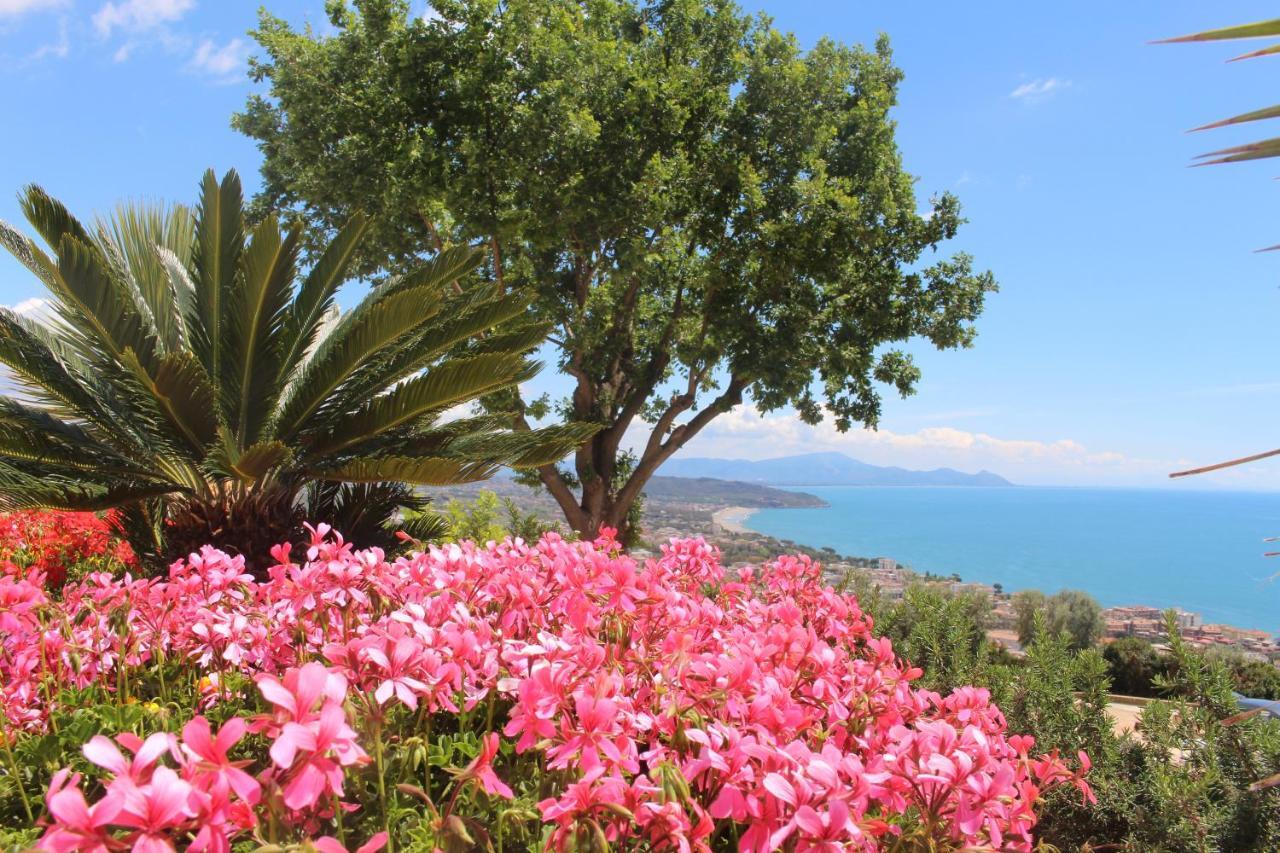 Villa Treglia B&B Formia Luaran gambar